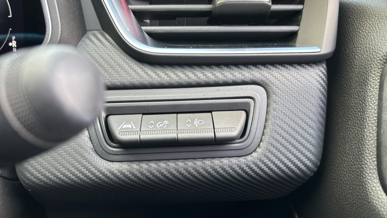 Renault Clio 1.6 E-TECH Hybrid 140 RS Line 5dr Auto Hybrid Hatchback